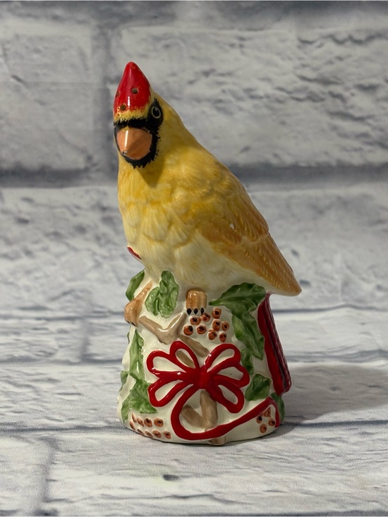 Lenox Other - Lenox female cardinal salt and pepper shaker (single shaker)